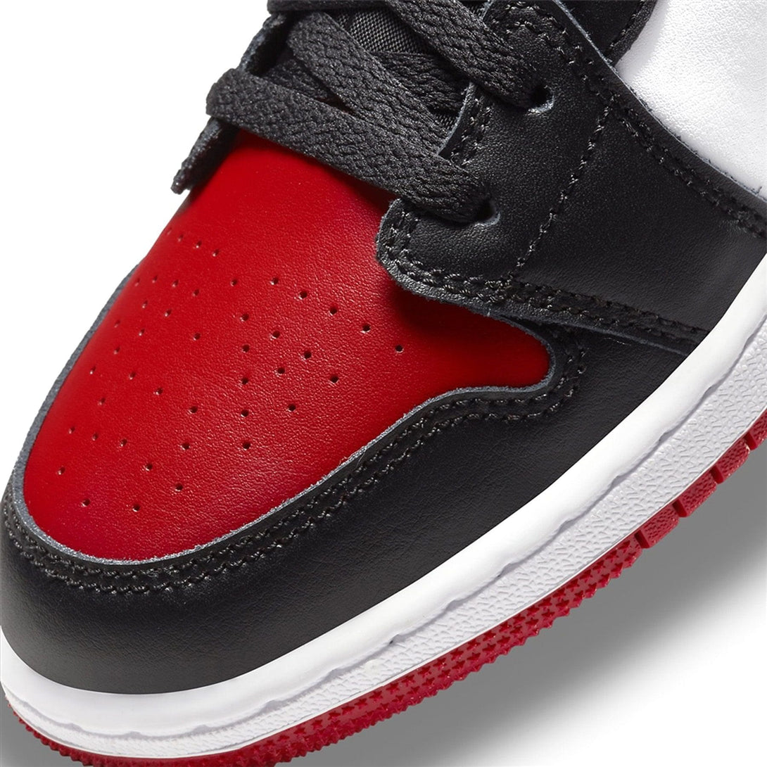 Air Jordan 1 Low GS 'Bred Toe'- Streetwear Fashion - lacezy.com