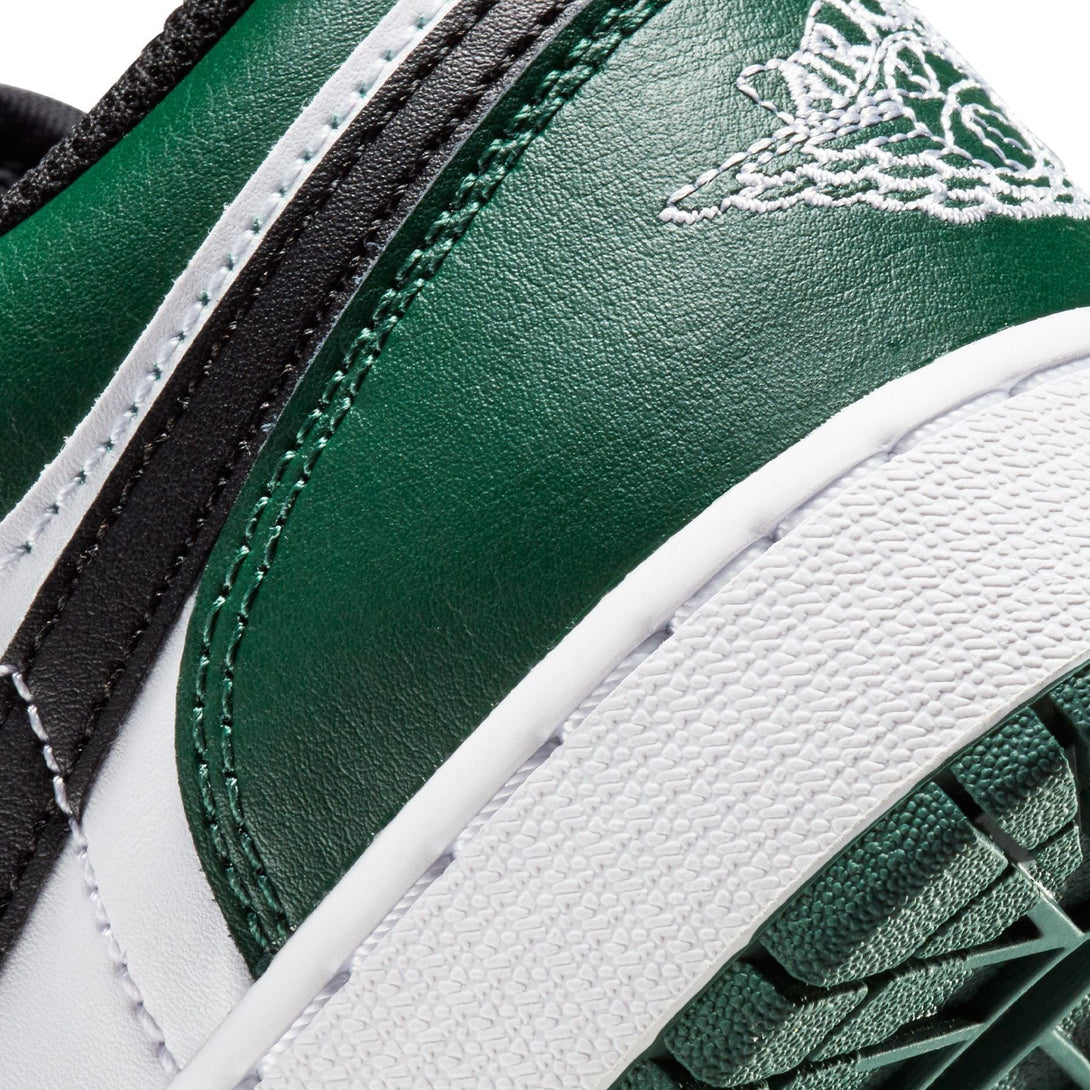 Air Jordan 1 Low GS 'Green Toe'- Streetwear Fashion - lacezy.com