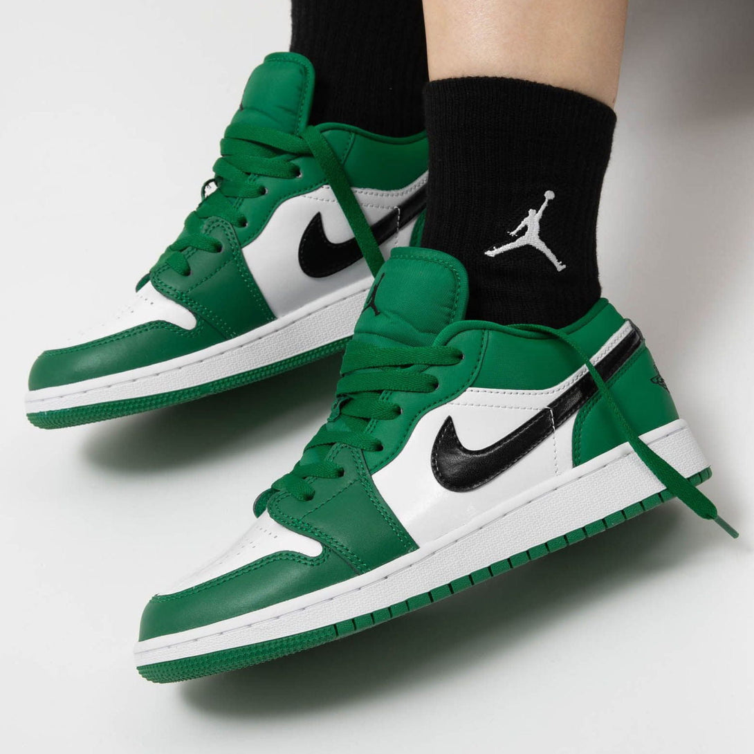 Air Jordan 1 Low GS 'Pine Green'- Streetwear Fashion - lacezy.com