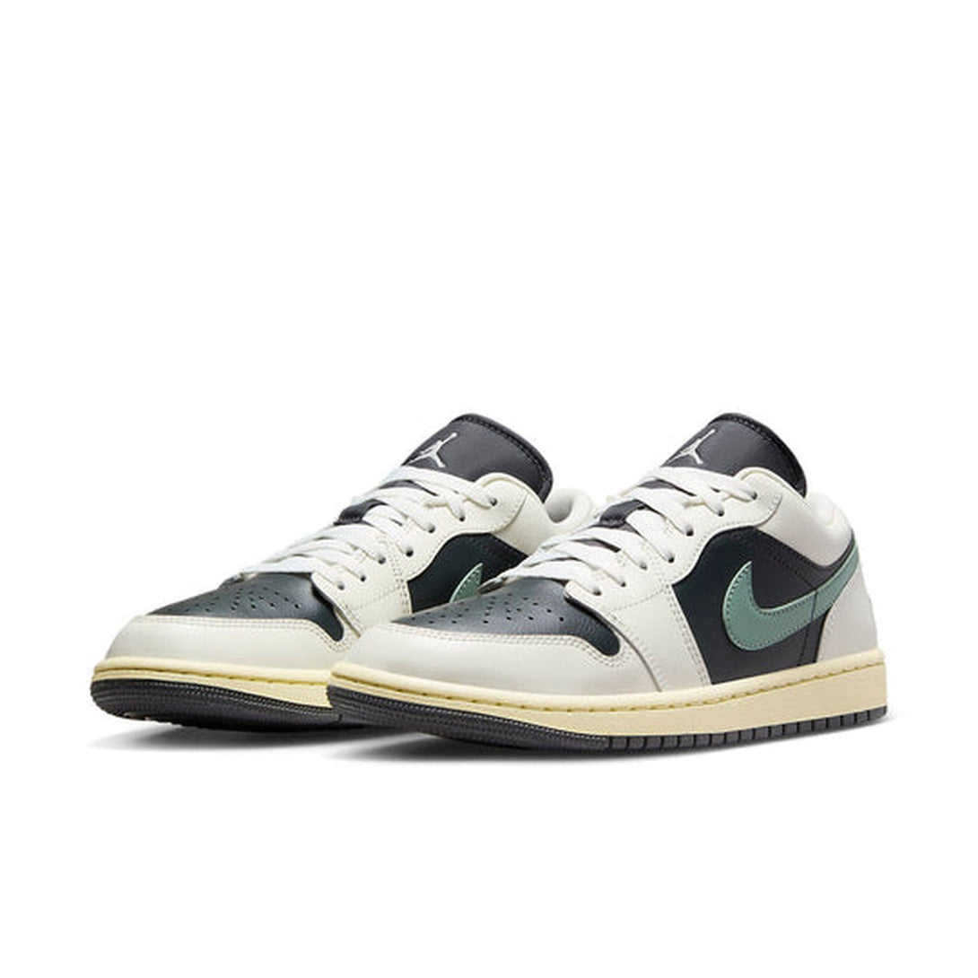 Air Jordan 1 Low 'Jade Smoke'- Streetwear Fashion - lacezy.com