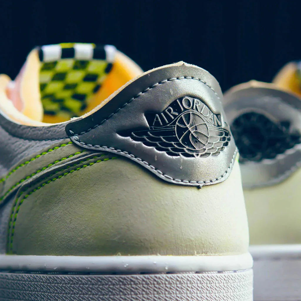 Air Jordan 1 Low OG 'Ghost Green'- Streetwear Fashion - lacezy.com