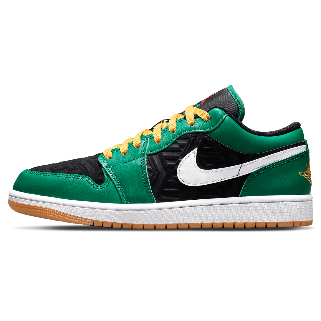 Air Jordan 1 Low SE 'Christmas'- Streetwear Fashion - lacezy.com