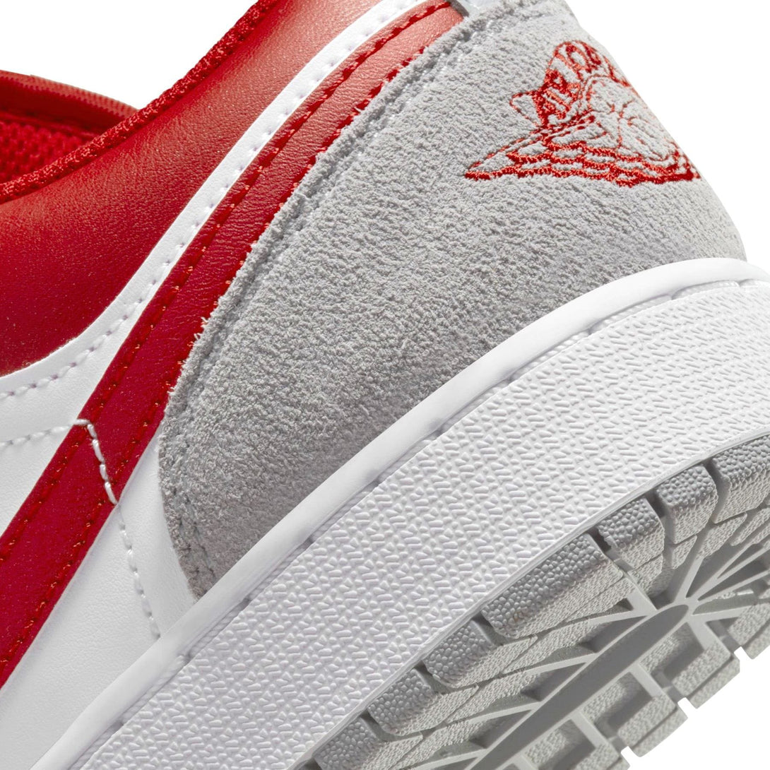 Air Jordan 1 Low SE GS 'Light Smoke Grey Gym Red'- Streetwear Fashion - lacezy.com