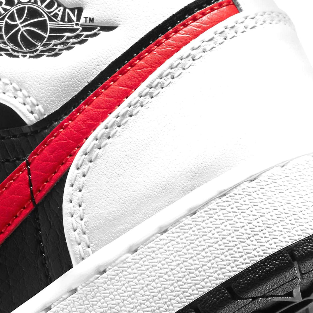 Air Jordan 1 Mid GS 'Chile Red'- Streetwear Fashion - lacezy.com