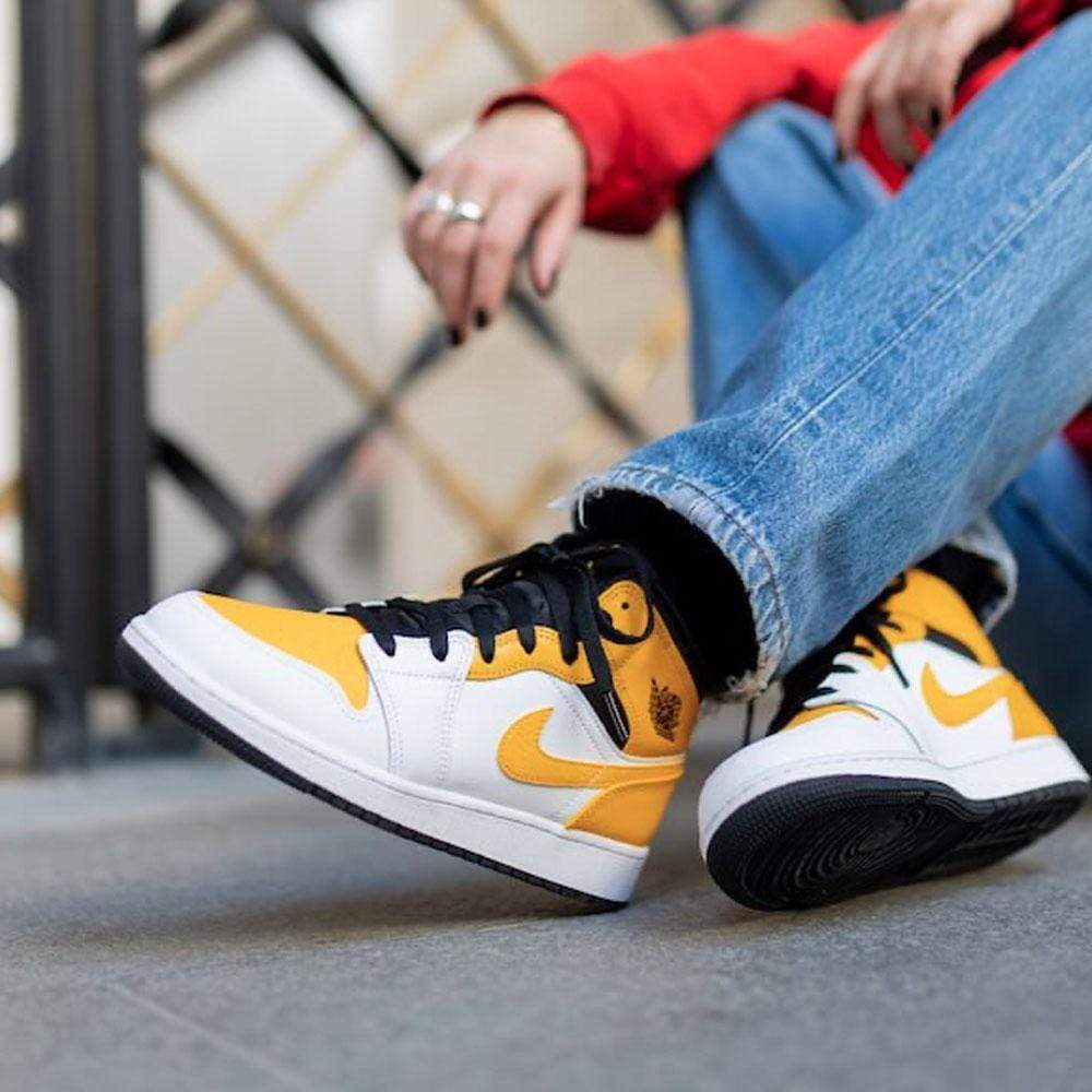 Air Jordan 1 Mid GS 'University Gold'- Streetwear Fashion - lacezy.com