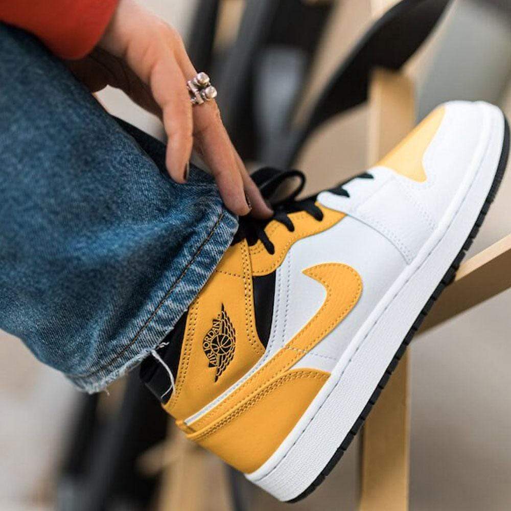 Air Jordan 1 Mid GS 'University Gold'- Streetwear Fashion - lacezy.com