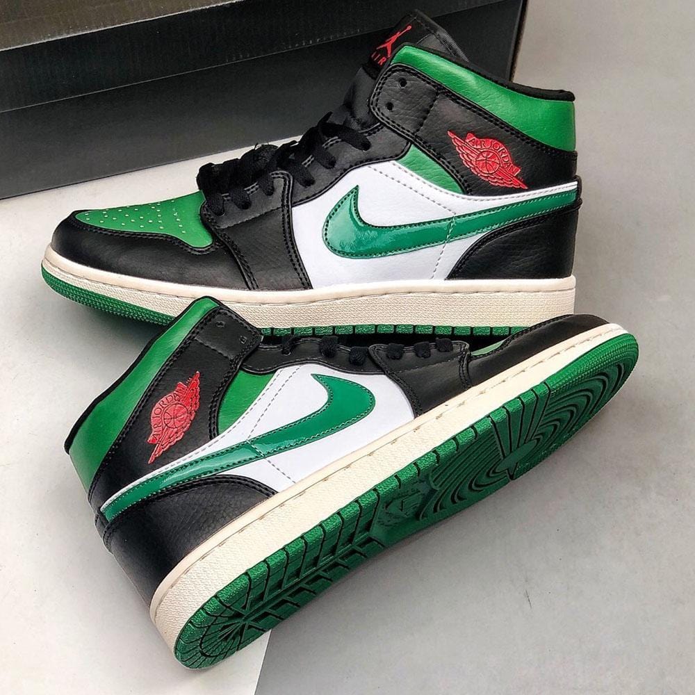 Air Jordan 1 Mid 'Pine Green'- Streetwear Fashion - lacezy.com