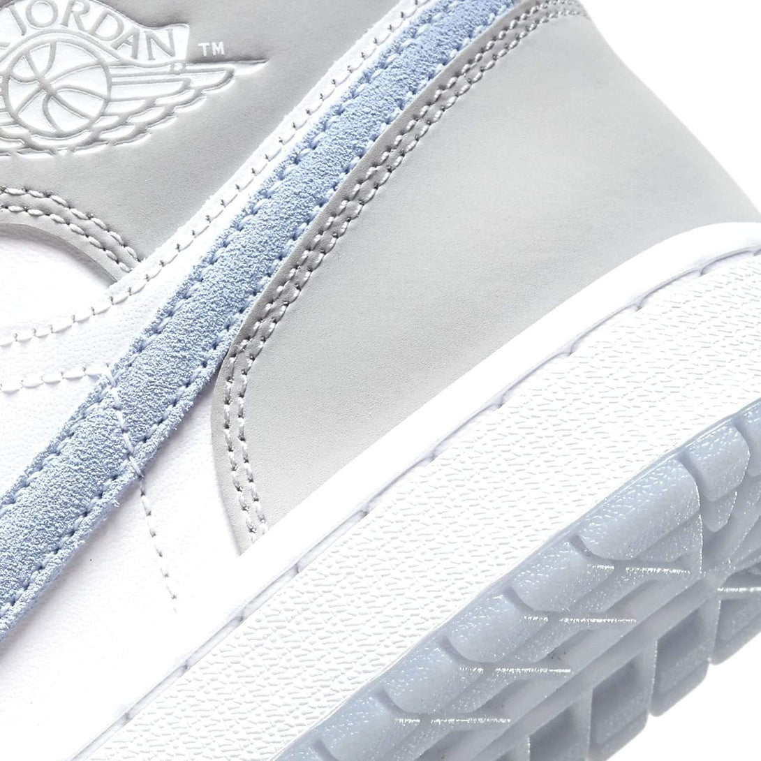 Air Jordan 1 Mid Wmns 'White Wolf Grey'- Streetwear Fashion - lacezy.com