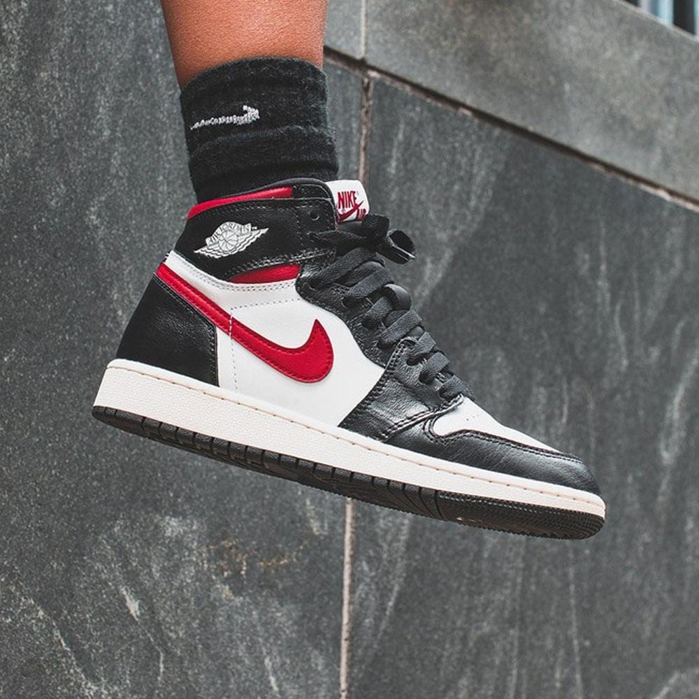 Air Jordan 1 Retro High OG GS 'Gym Red'- Streetwear Fashion - lacezy.com