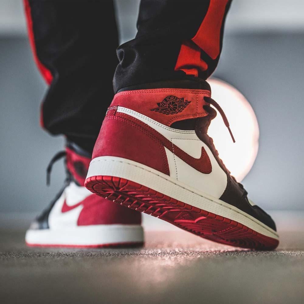 Air Jordan 1 Retro High OG "Summit Red"- Streetwear Fashion - lacezy.com