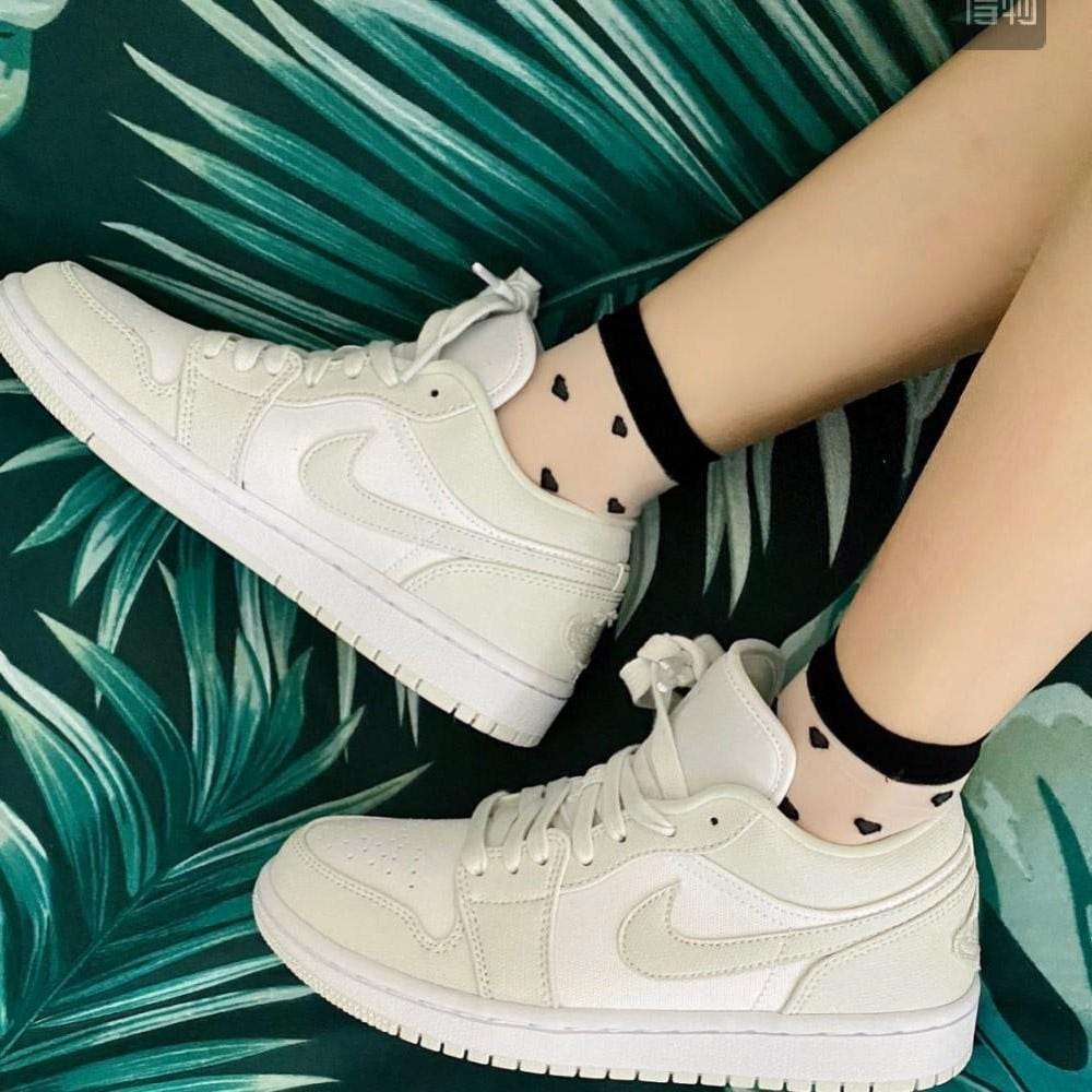 Air Jordan 1 Wmns Low 'Spruce Aura'- Streetwear Fashion - lacezy.com