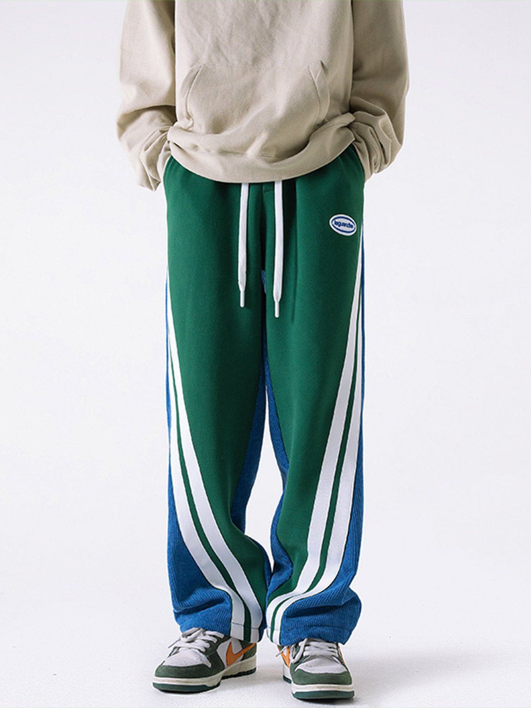 Lacezy - Contrast Corduroy Sweatpants- Streetwear Fashion - lacezy.com