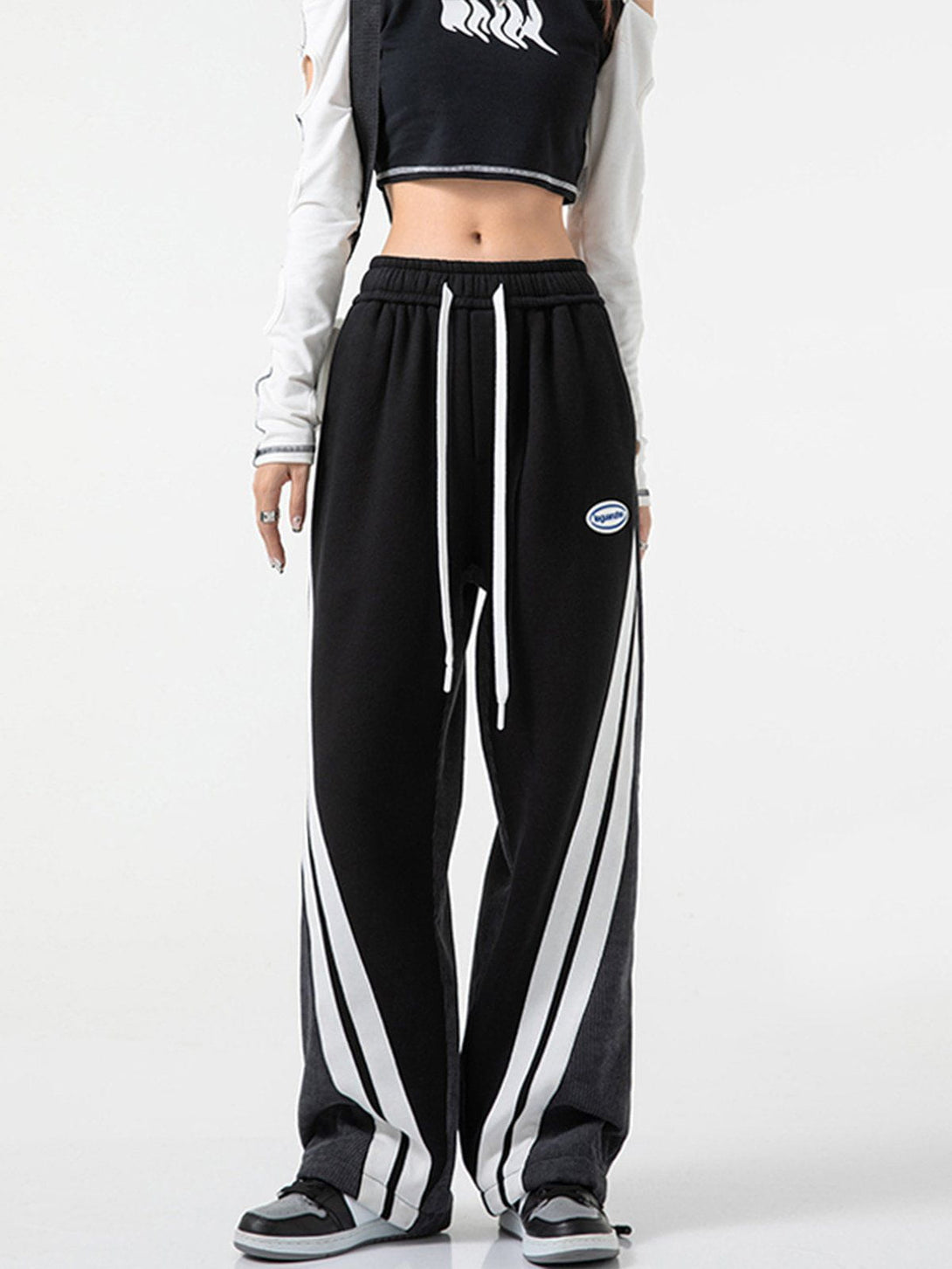 Lacezy - Contrast Corduroy Sweatpants- Streetwear Fashion - lacezy.com