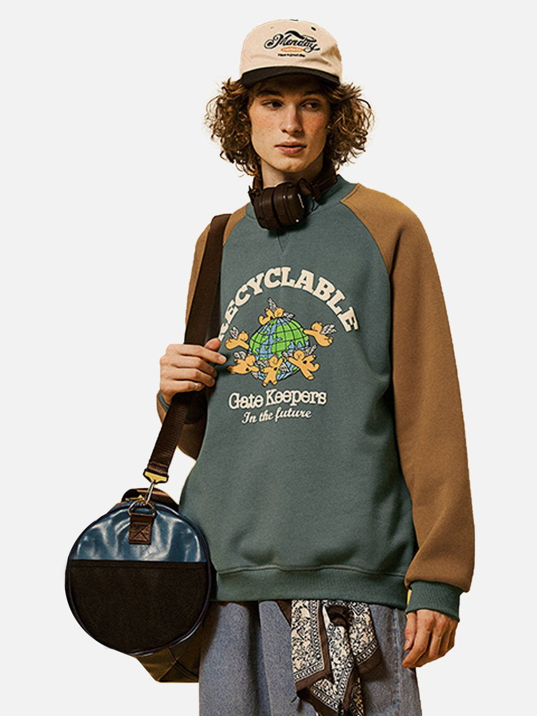 Lacezy - Earth Print Sweatshirt- Streetwear Fashion - lacezy.com