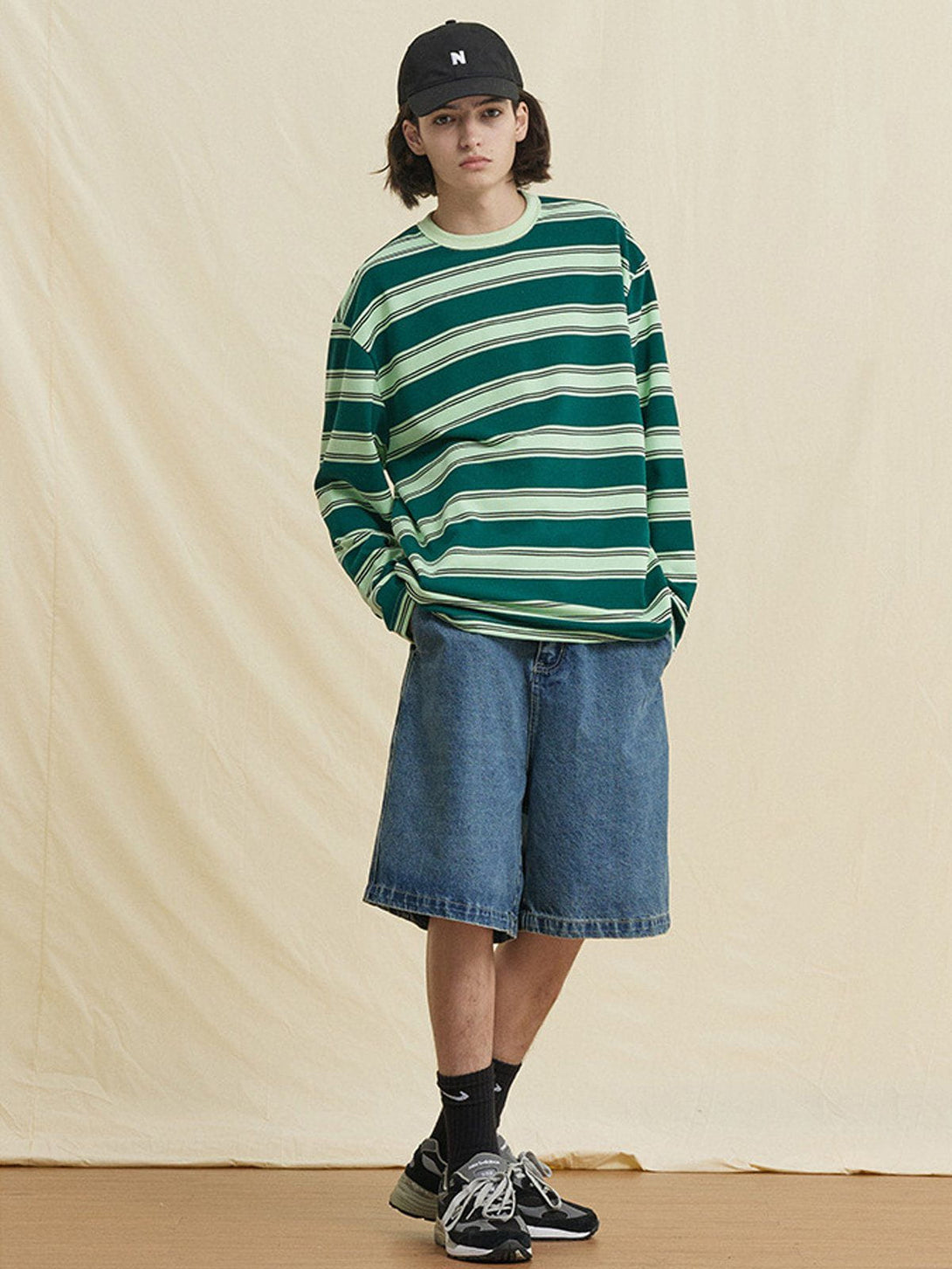 Lacezy - Simple Stripe Sweatshirt- Streetwear Fashion - lacezy.com